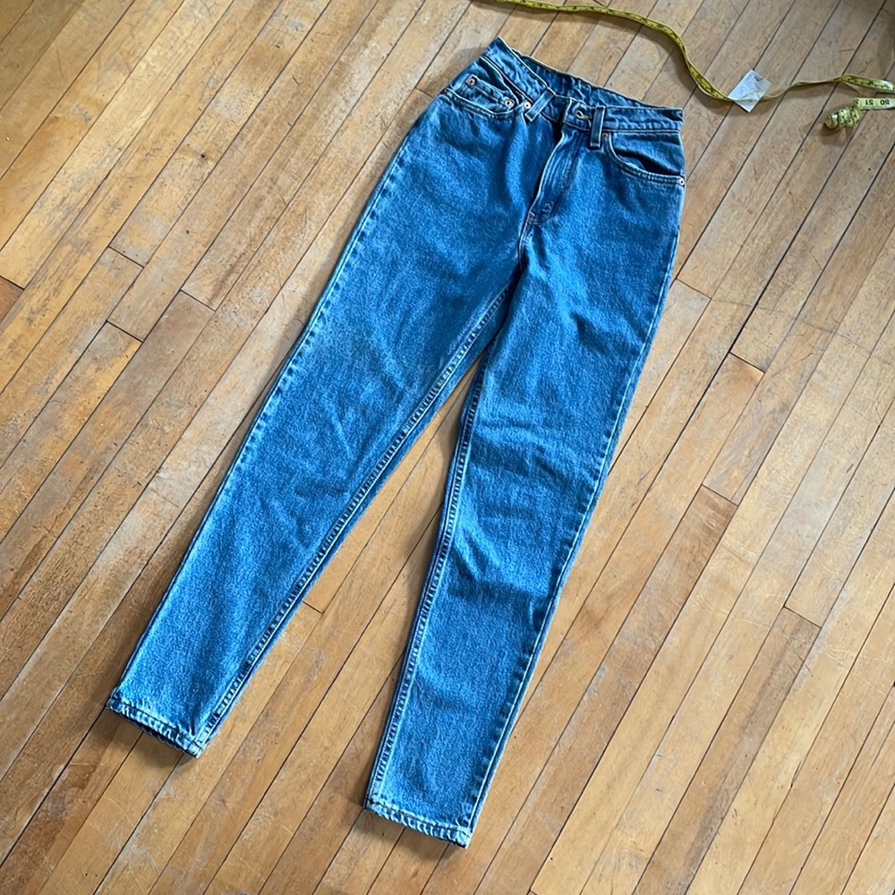 NWT vintage Levi’s red tab, slim fit, junior size 5. Made in USA, 90s
